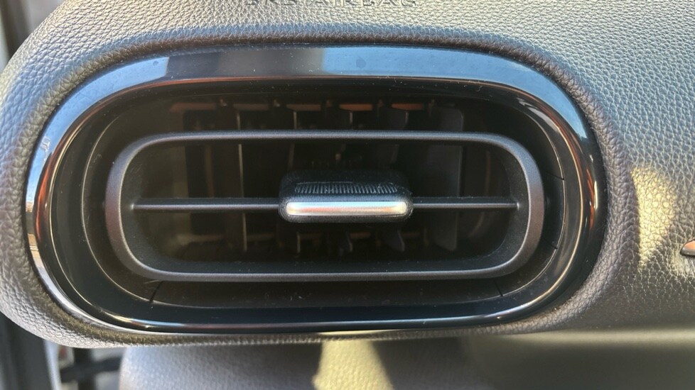 Used Toyota Yaris 2022 for sale - 76428251: Photo 35