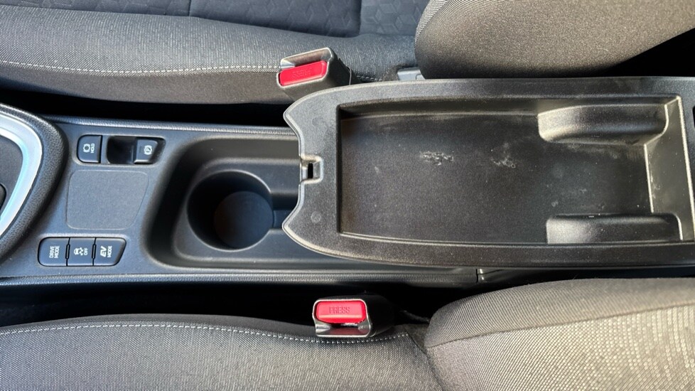 Used Toyota Yaris 2022 for sale - 76428251: Photo 48