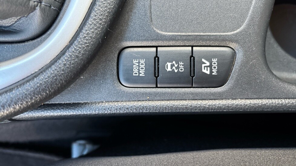 Used Toyota Yaris 2022 for sale - 76428251: Photo 51