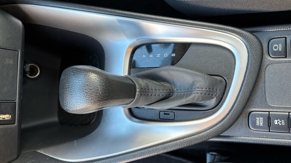 Used Toyota Yaris 2022 for sale - 76428251: Photo 52