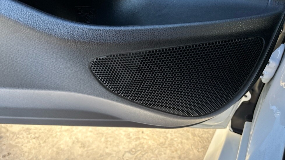 Used Toyota Yaris 2022 for sale - 76428251: Photo 54