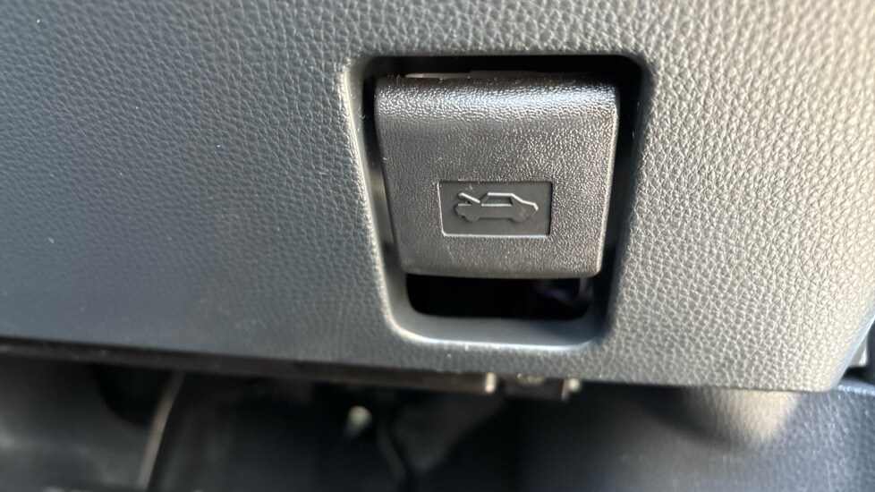 Used Toyota Yaris 2022 for sale - 76428251: Photo 61