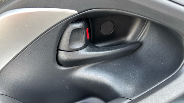 Used Toyota Yaris 2023 for sale - 76244452: Photo 46