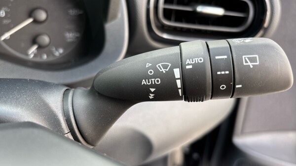 Used Toyota Yaris 2023 for sale - 76244452: Photo 98