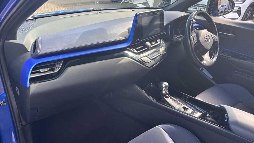 Used Toyota C-HR 2017 for sale - 76894543: Photo 10