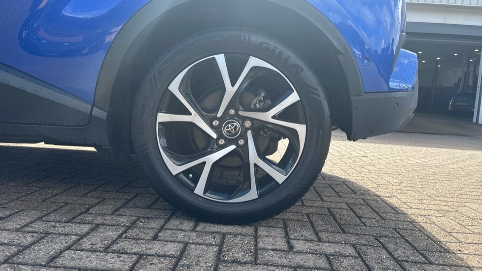 Used Toyota C-HR 2017 for sale - 76894543: Photo 18