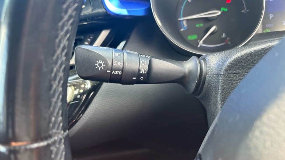 Used Toyota C-HR 2017 for sale - 76894543: Photo 27