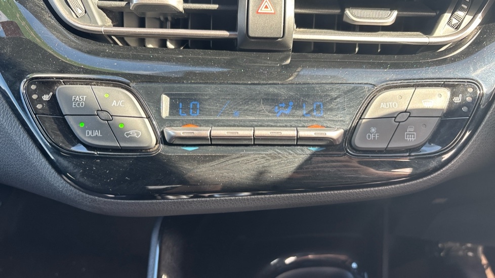 Used Toyota C-HR 2017 for sale - 76894543: Photo 35