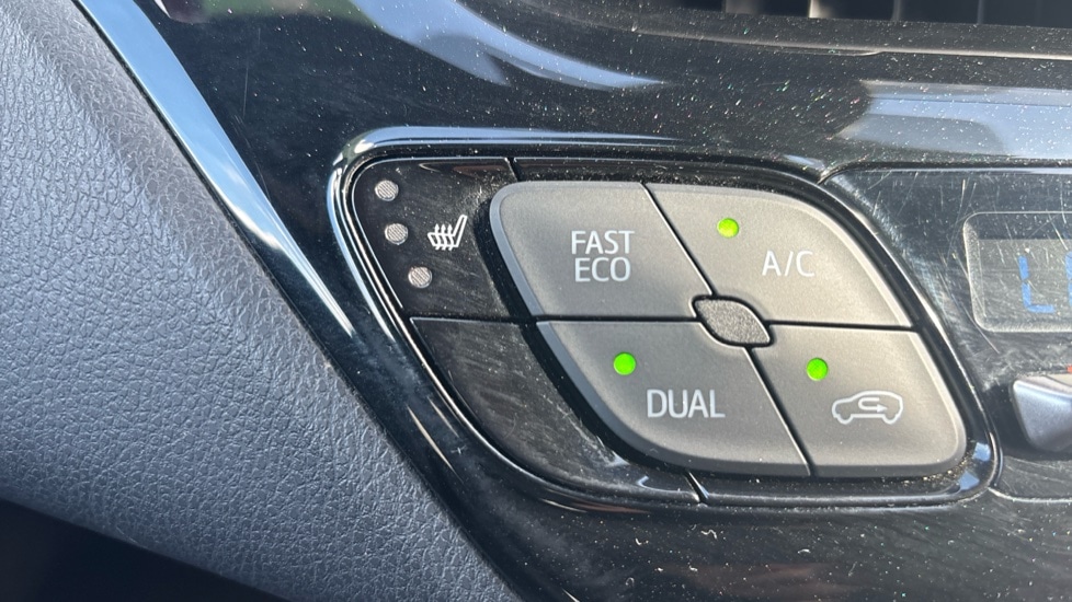 Used Toyota C-HR 2017 for sale - 76894543: Photo 36