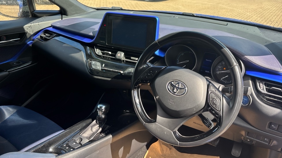 Used Toyota C-HR 2017 for sale - 76894543: Photo 9