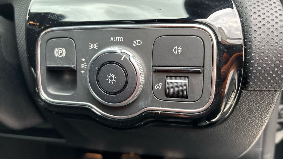 Used Mercedes-Benz A-Class 2019 for sale - 76112108: Photo 87
