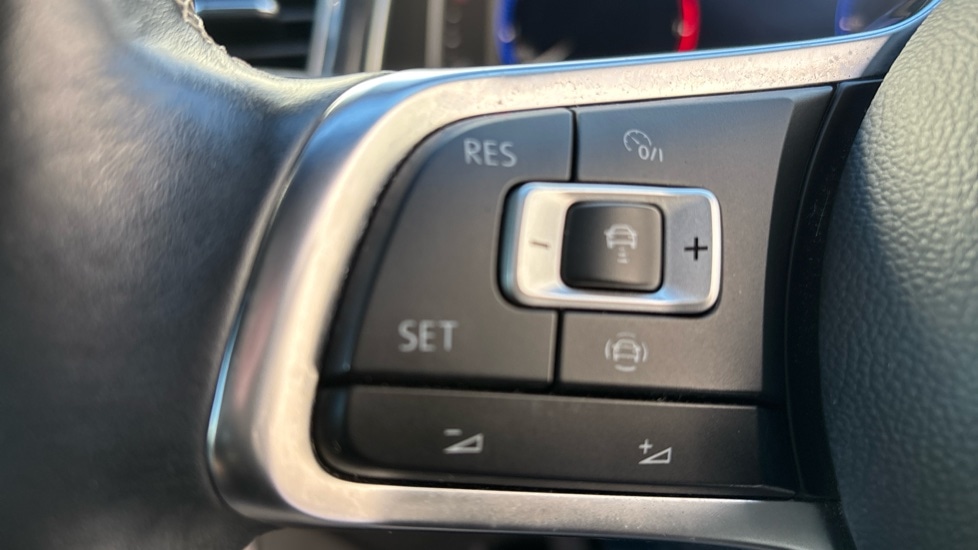 Used Volkswagen T-Roc 2019 for sale - 75886730: Photo 25