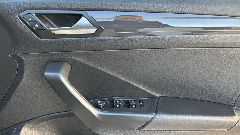 Used Volkswagen T-Roc 2019 for sale - 75886730: Photo 32