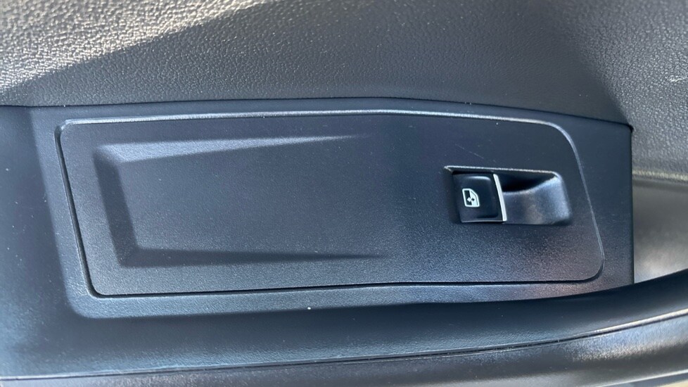 Used Volkswagen T-Roc 2019 for sale - 75886730: Photo 44