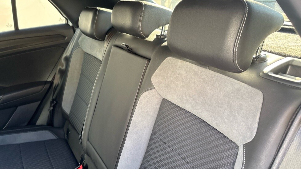 Used Volkswagen T-Roc 2019 for sale - 75886730: Photo 64