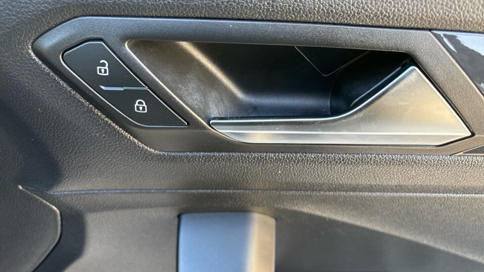 Used Volkswagen T-Roc 2019 for sale - 75886730: Photo 74