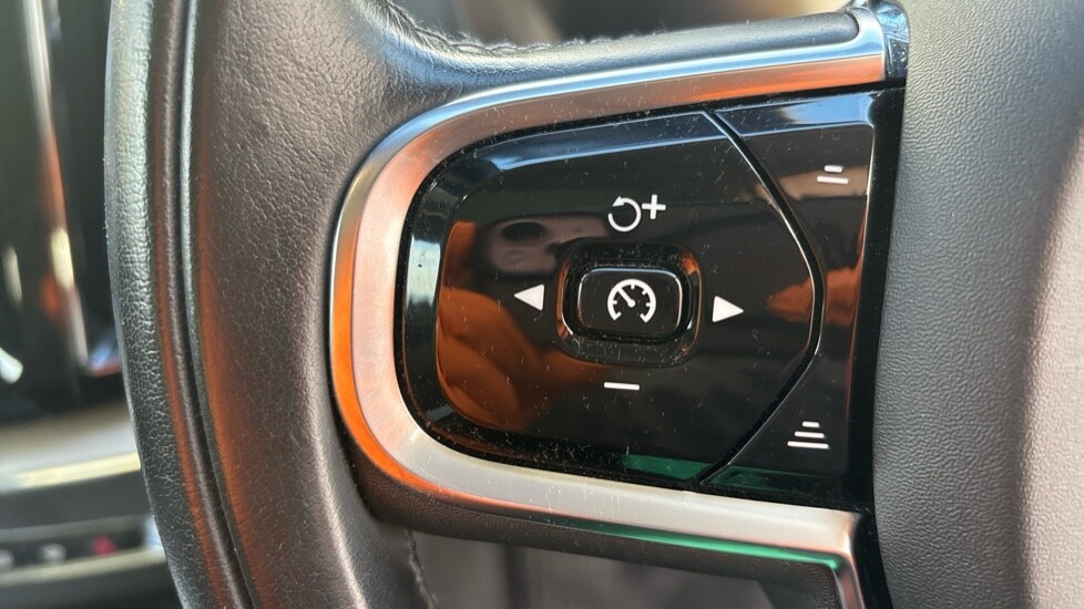 Used Volvo XC60 2022 for sale - 76834738: Photo 25