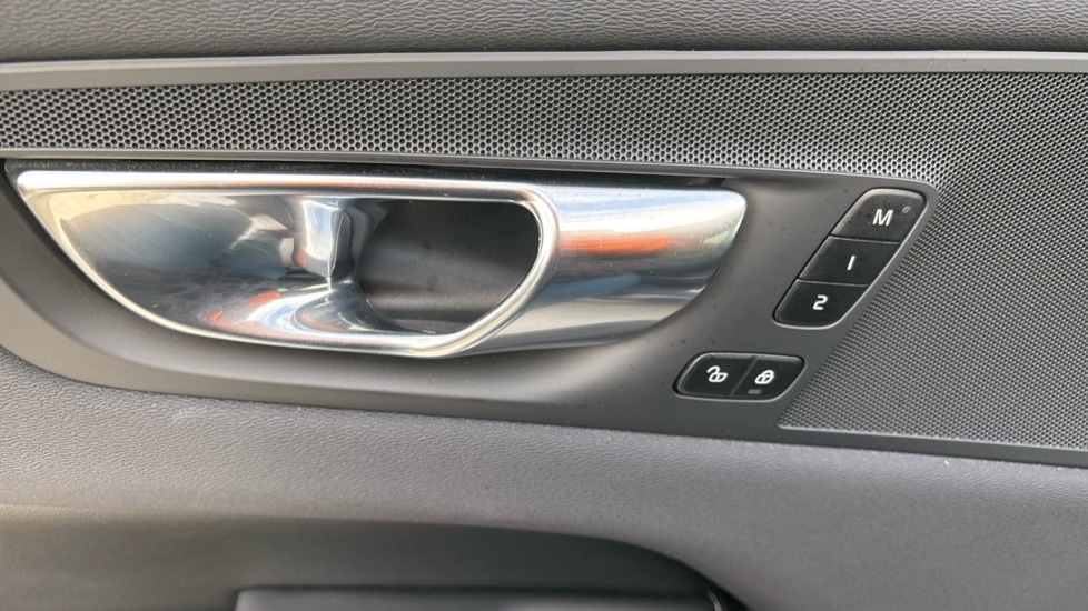 Used Volvo XC60 2022 for sale - 76834738: Photo 44