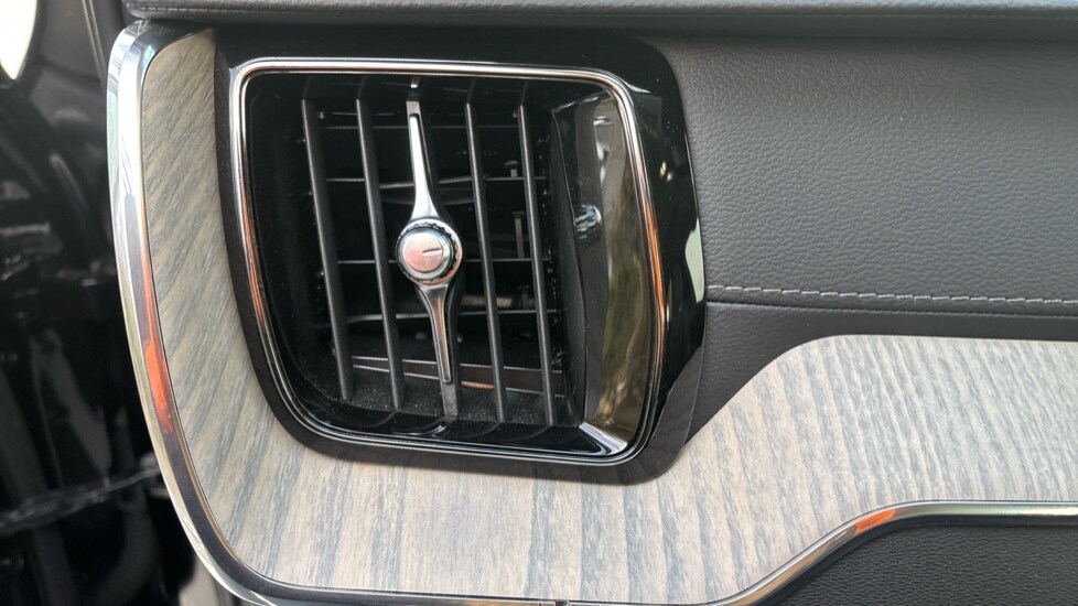 Used Volvo XC60 2022 for sale - 76834738: Photo 46