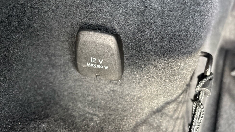 Used Volvo XC60 2022 for sale - 76834738: Photo 59