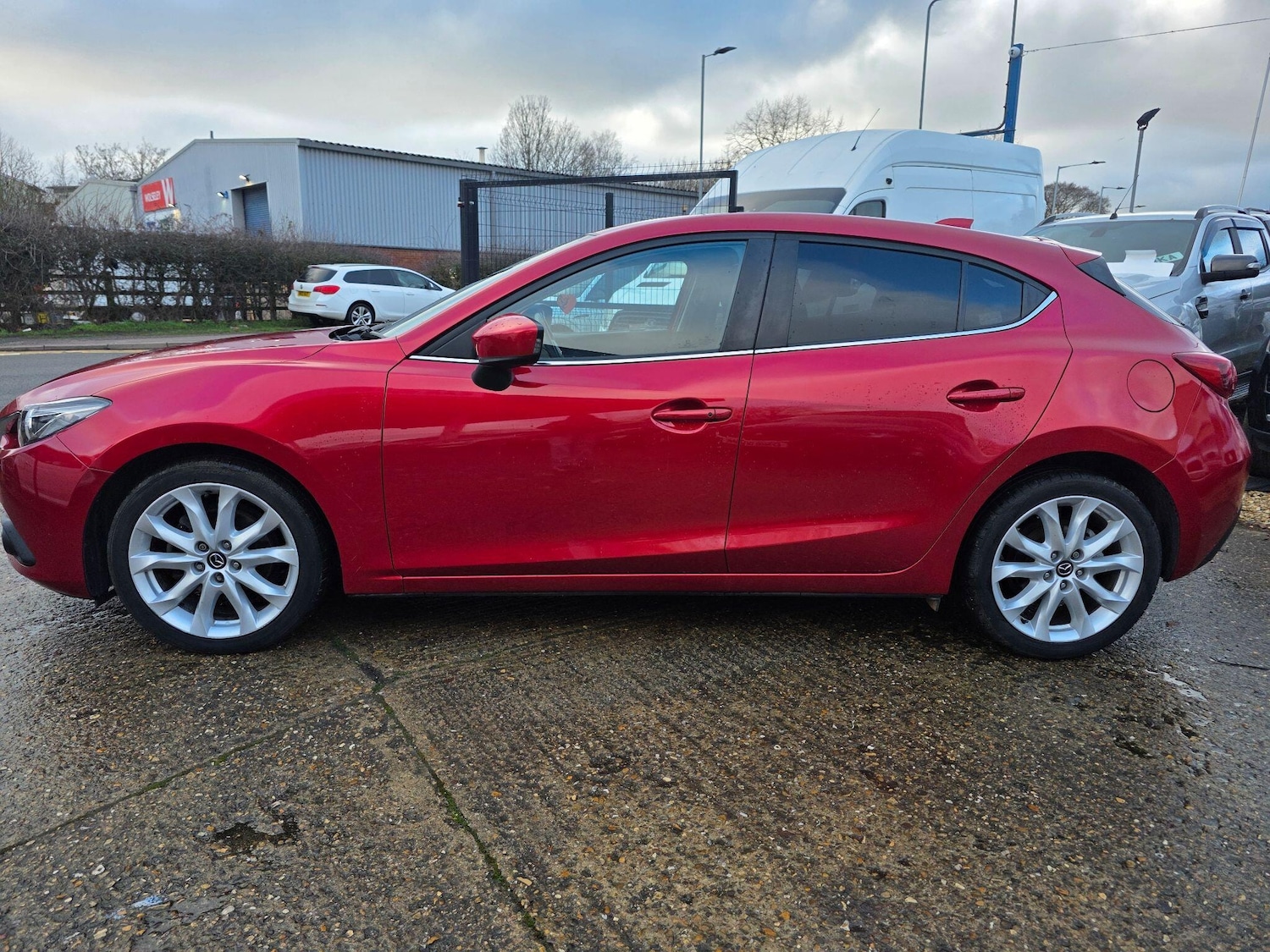 Used Mazda Mazda3 2015 for sale - 77639385: Photo 4