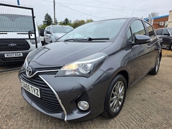 Used Toyota Yaris 2016 for sale - 78762801: Photo