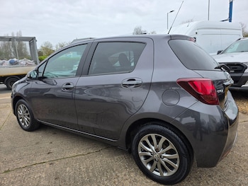 Used Toyota Yaris 2016 for sale - 78762801: Photo