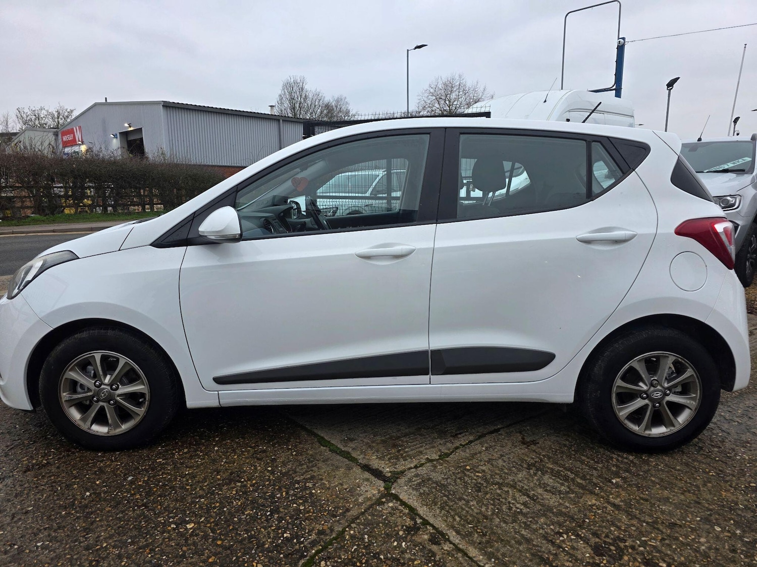 Used Hyundai i10 2015 for sale - 77917540: Photo 6