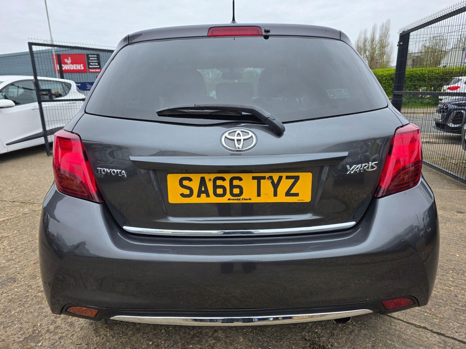 Used Toyota Yaris 2016 for sale - 78094744: Photo 11
