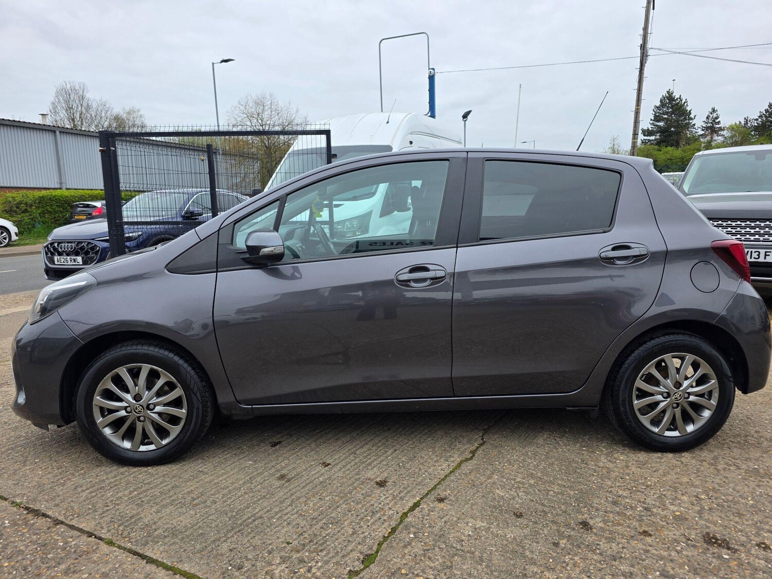 Used Toyota Yaris 2016 for sale - 78094744: Photo 9