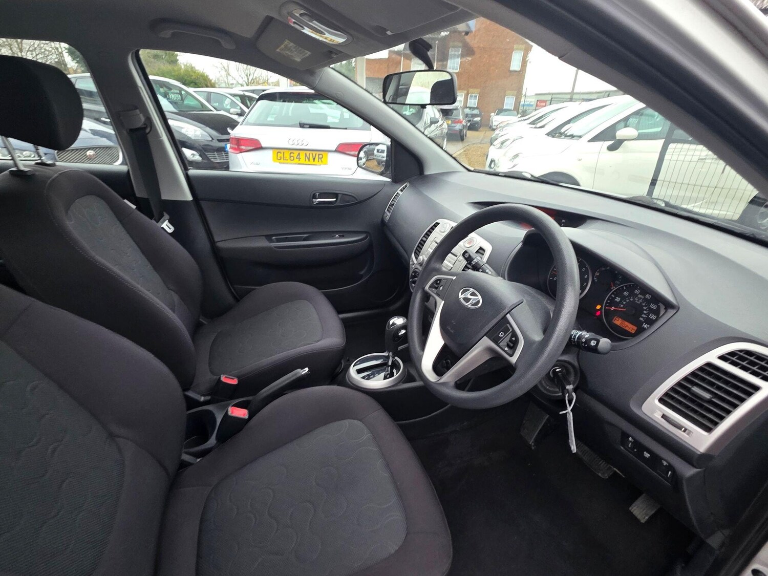 Used Hyundai i20 2010 for sale - 77639381: Photo 12