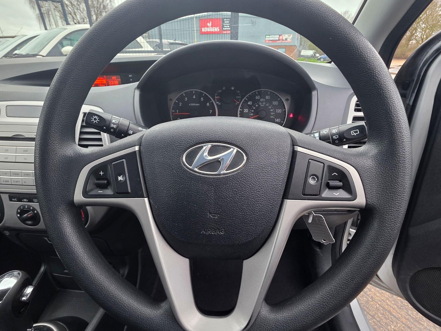 Used Hyundai i20 2010 for sale - 77639381: Photo 14