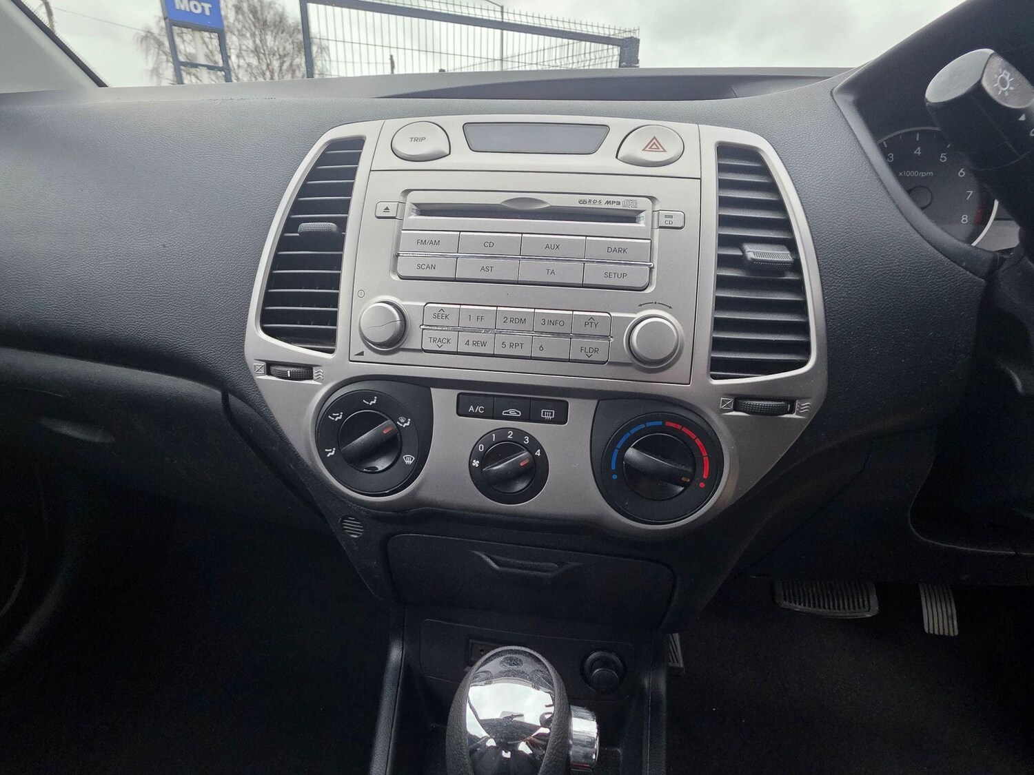 Used Hyundai i20 2010 for sale - 77639381: Photo 16