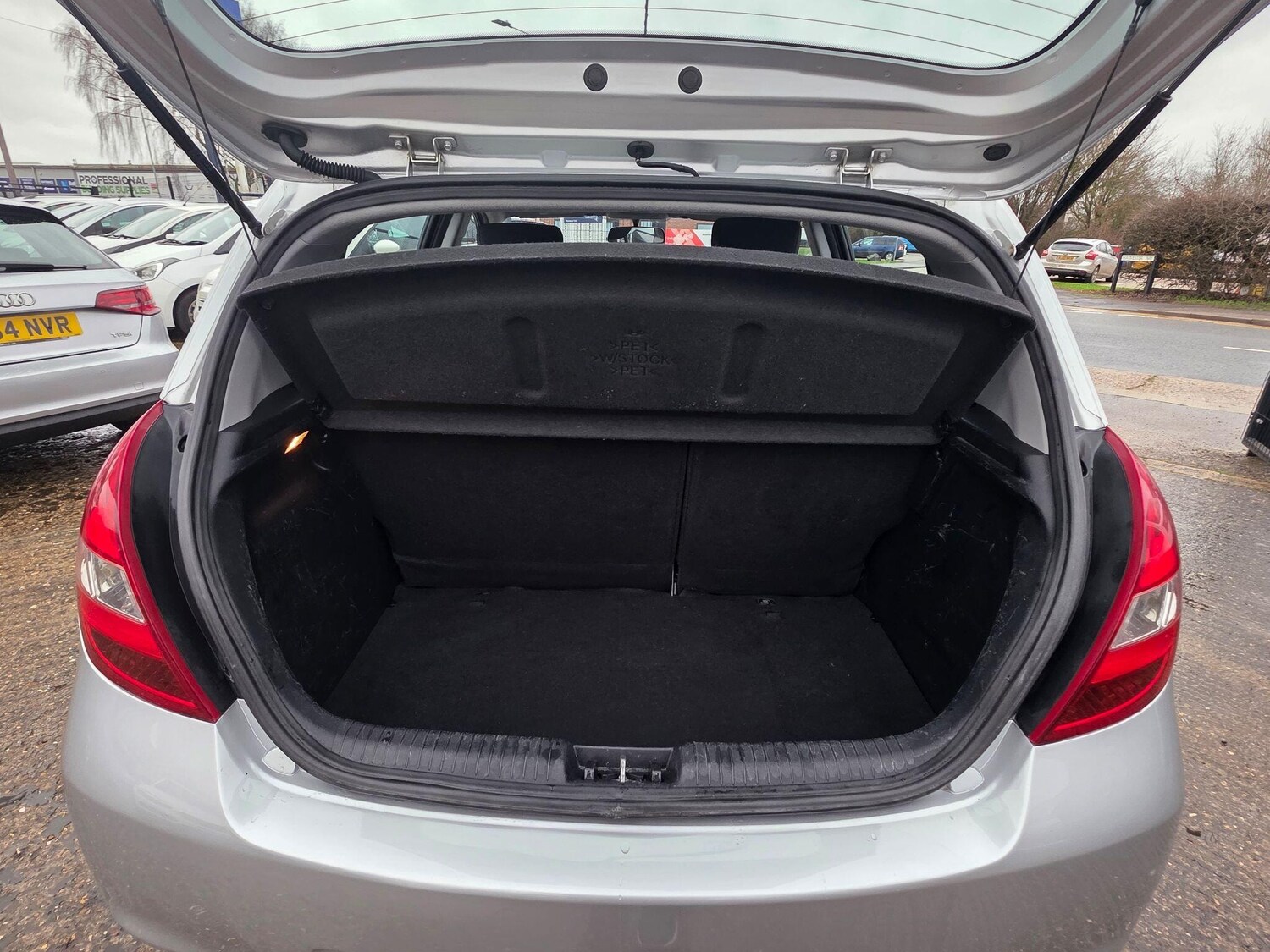 Used Hyundai i20 2010 for sale - 77639381: Photo 19