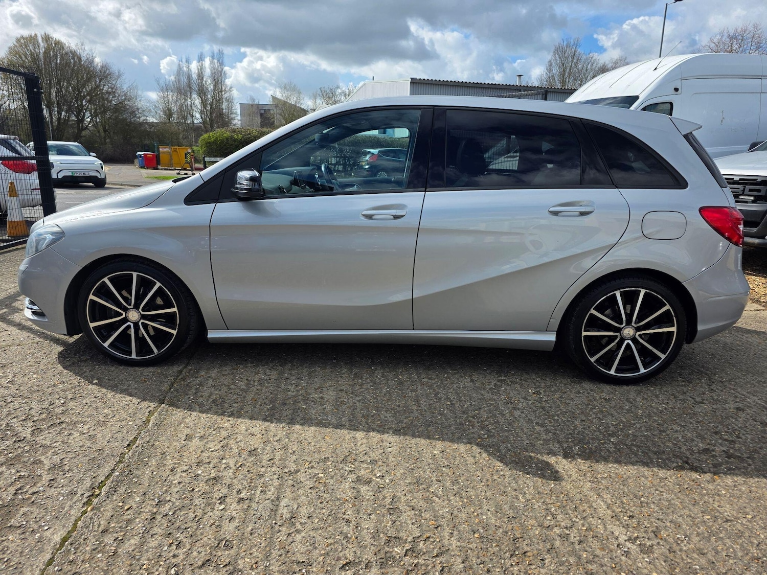 Used Mercedes-Benz B Class 2014 for sale - 77889337: Photo 6