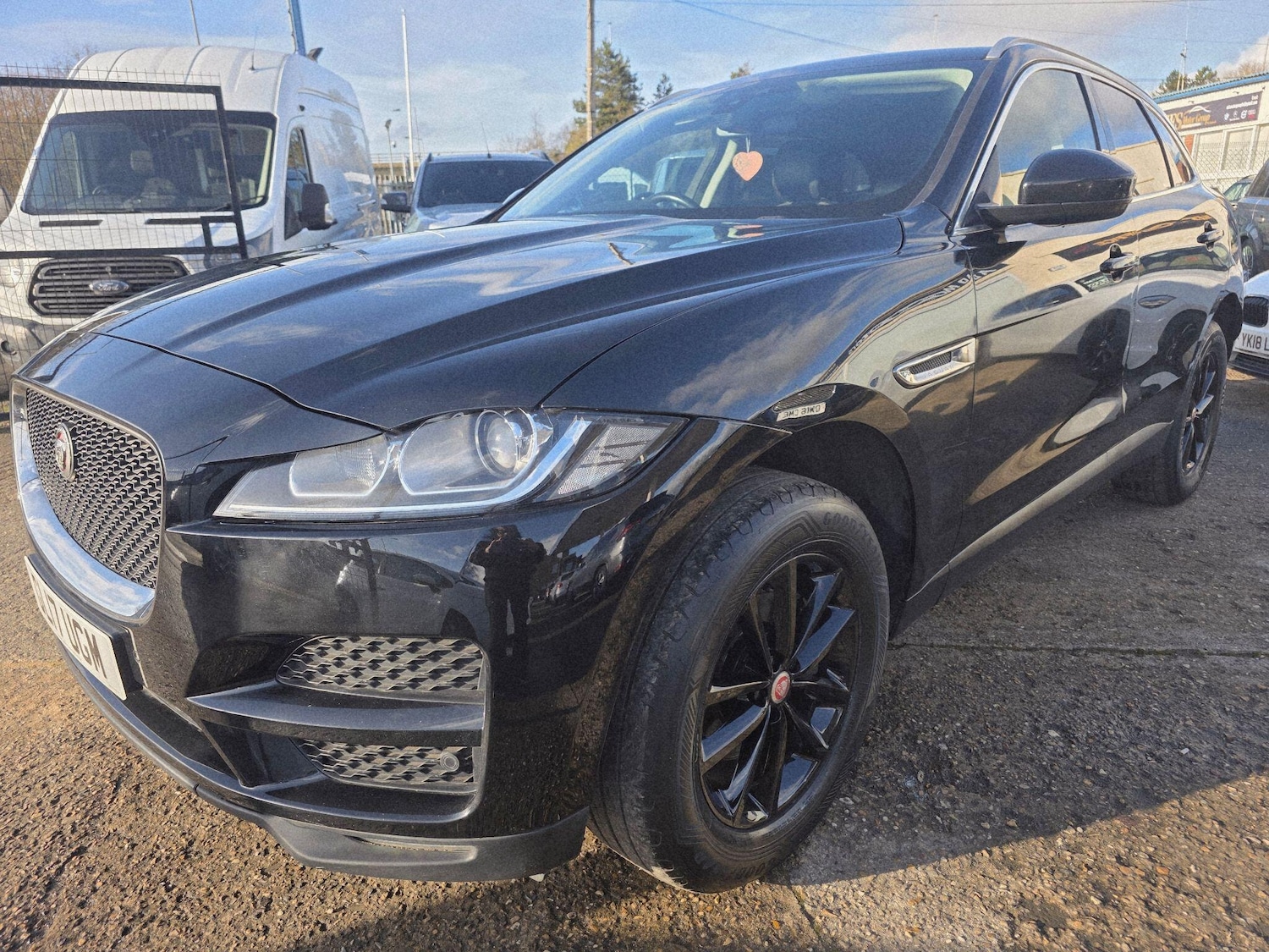 Used Jaguar F-Pace 2017 for sale - 77639392: Photo 3