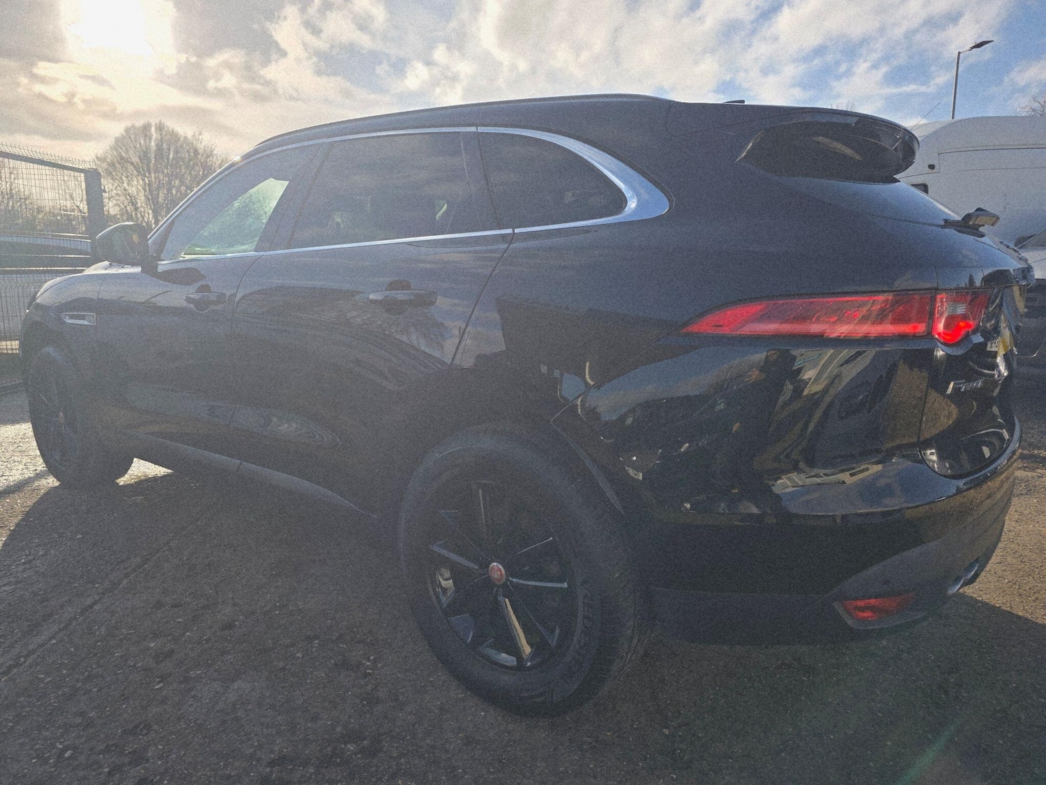 Used Jaguar F-Pace 2017 for sale - 77639392: Photo 4