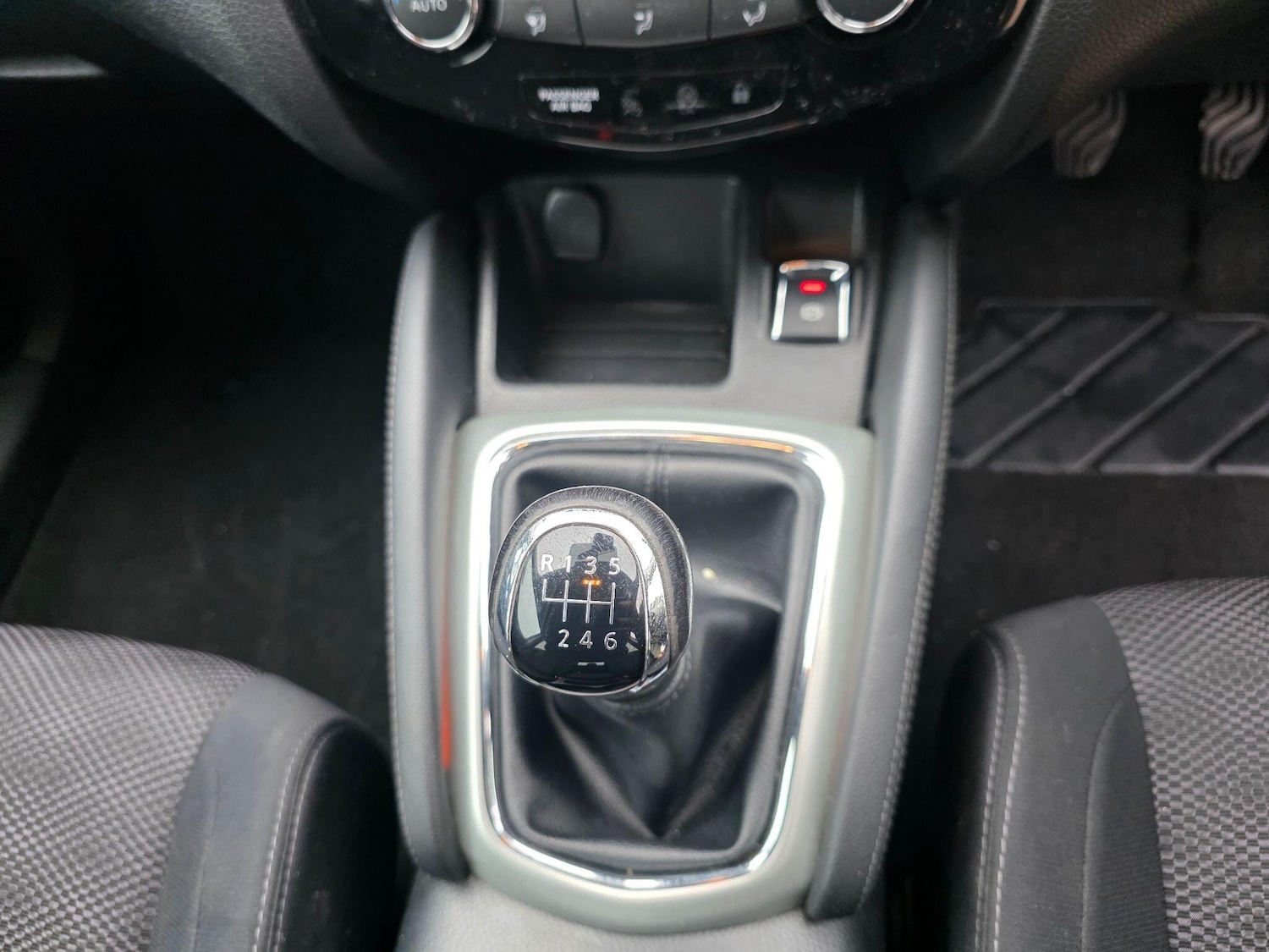 Used Nissan Qashqai 2017 for sale - 77639378: Photo 8