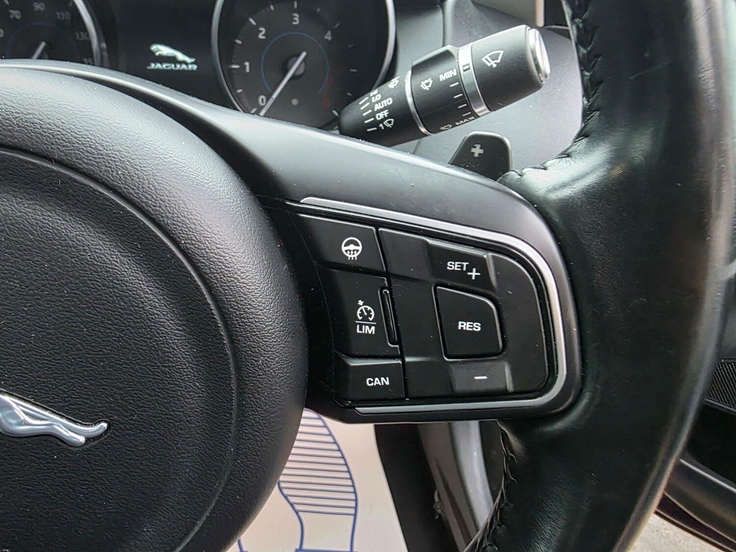 Used Jaguar XE for sale - 77639363: Photo 14