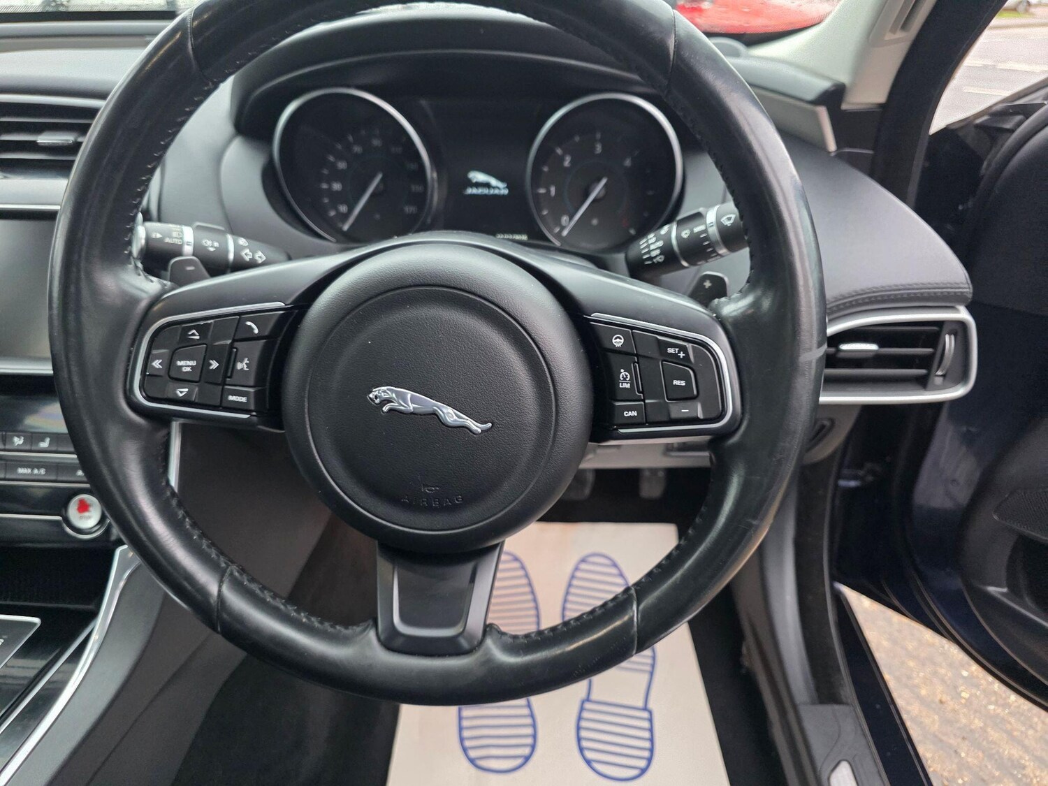 Used Jaguar XE for sale - 77639363: Photo 25