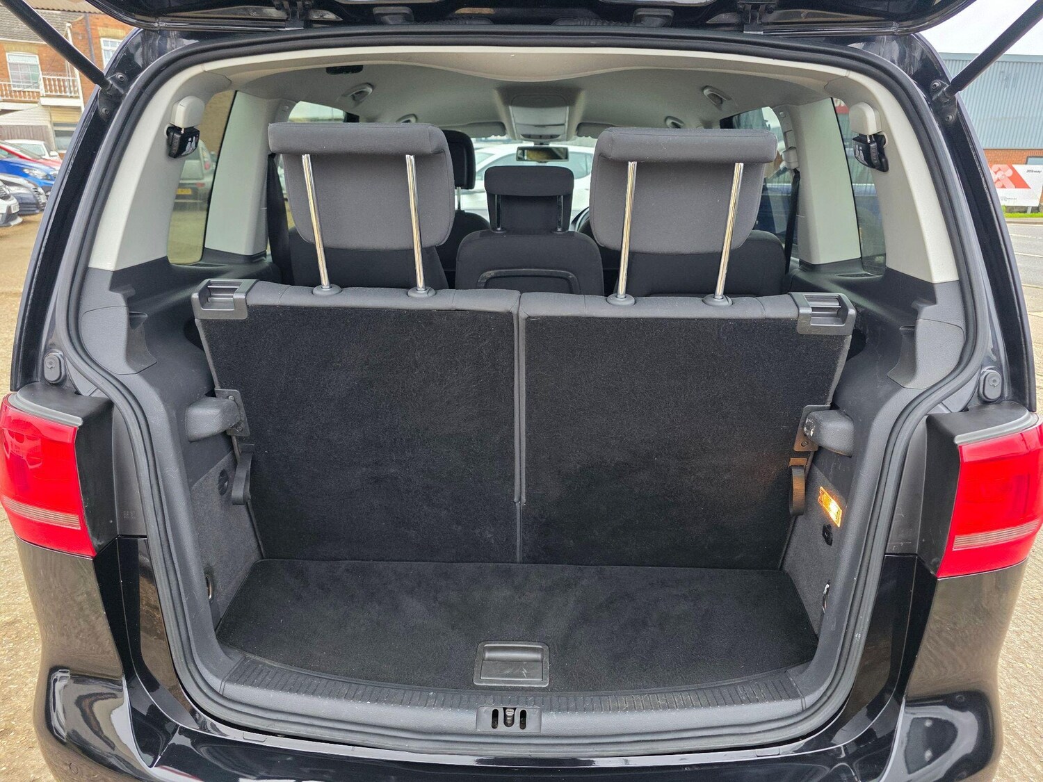 Used Volkswagen Touran 2014 for sale - 77793062: Photo 19