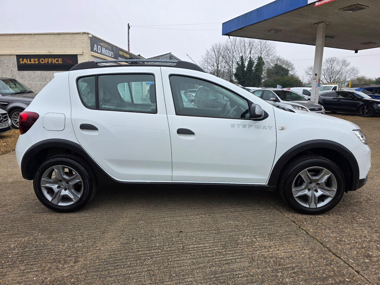 Used Dacia Sandero Stepway 2017 for sale - 77782101: Photo 10