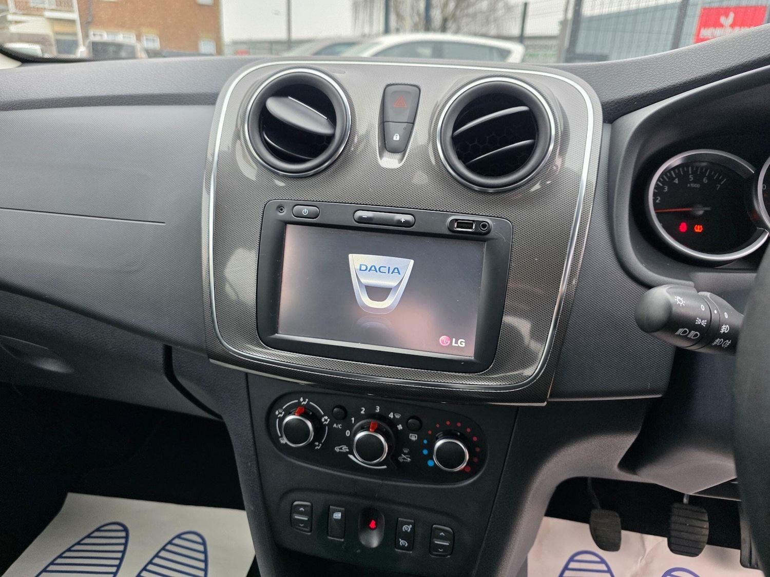 Used Dacia Sandero Stepway 2017 for sale - 77782101: Photo 20