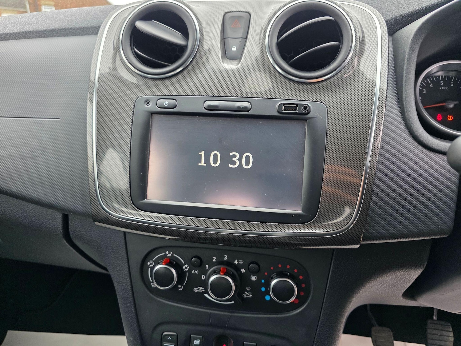 Used Dacia Sandero Stepway 2017 for sale - 77782101: Photo 22