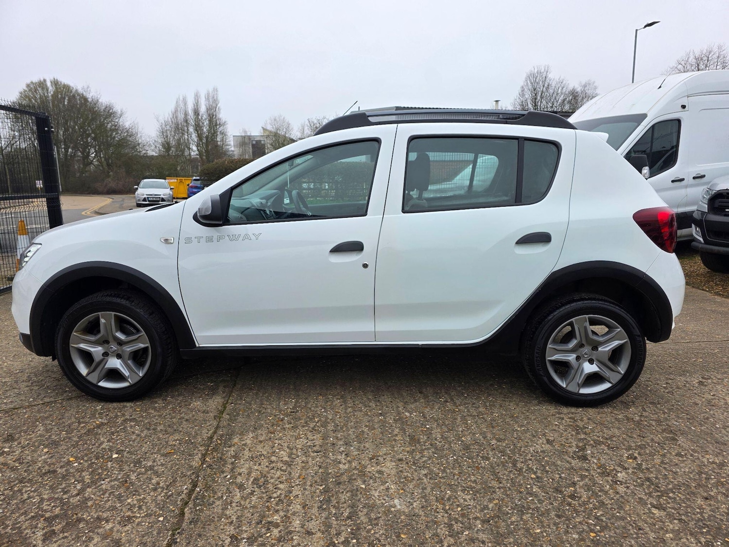 Used Dacia Sandero Stepway 2017 for sale - 77782101: Photo 6