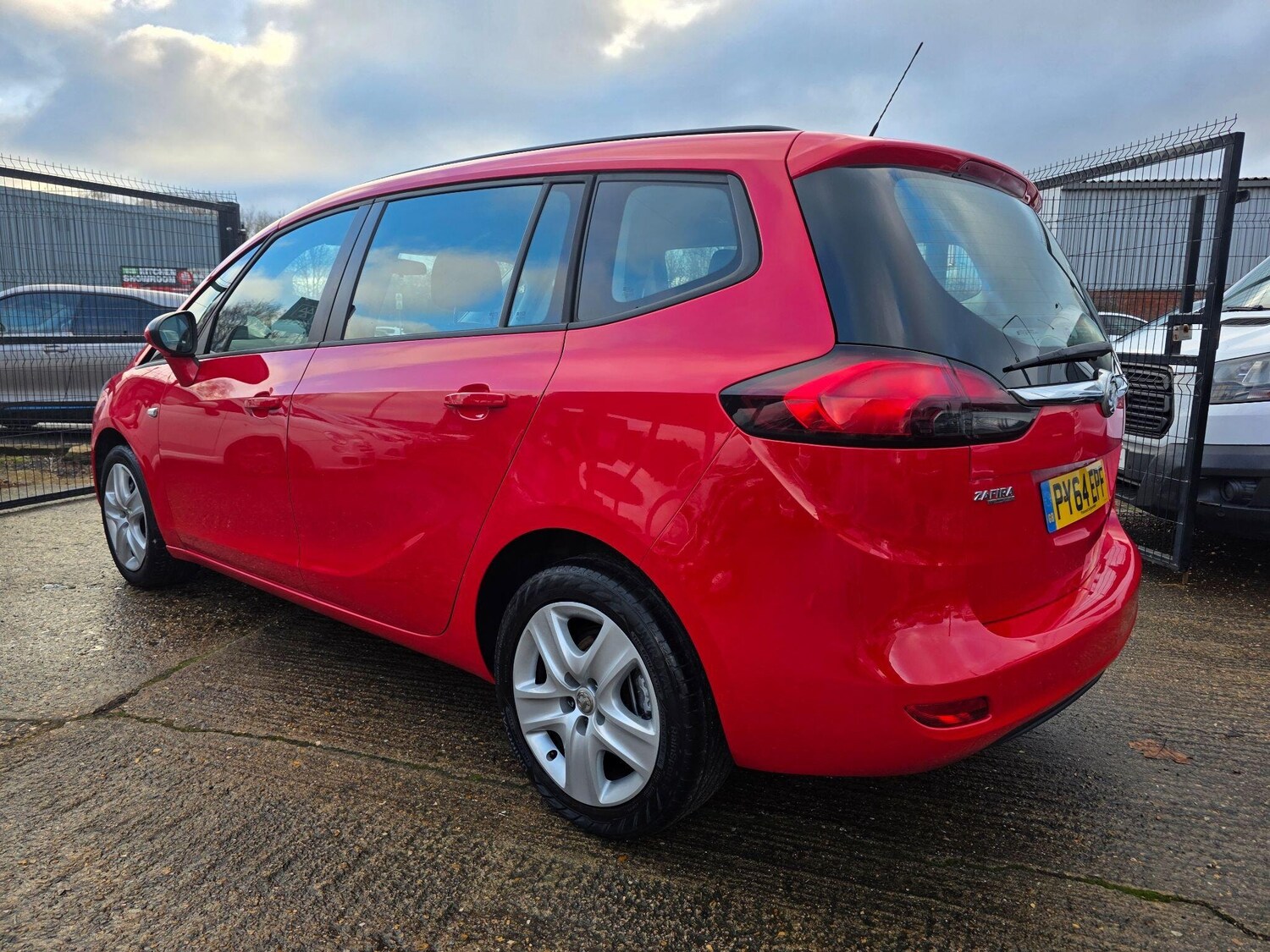 Used Vauxhall Zafira Tourer 2014 for sale - 77639391: Photo 5
