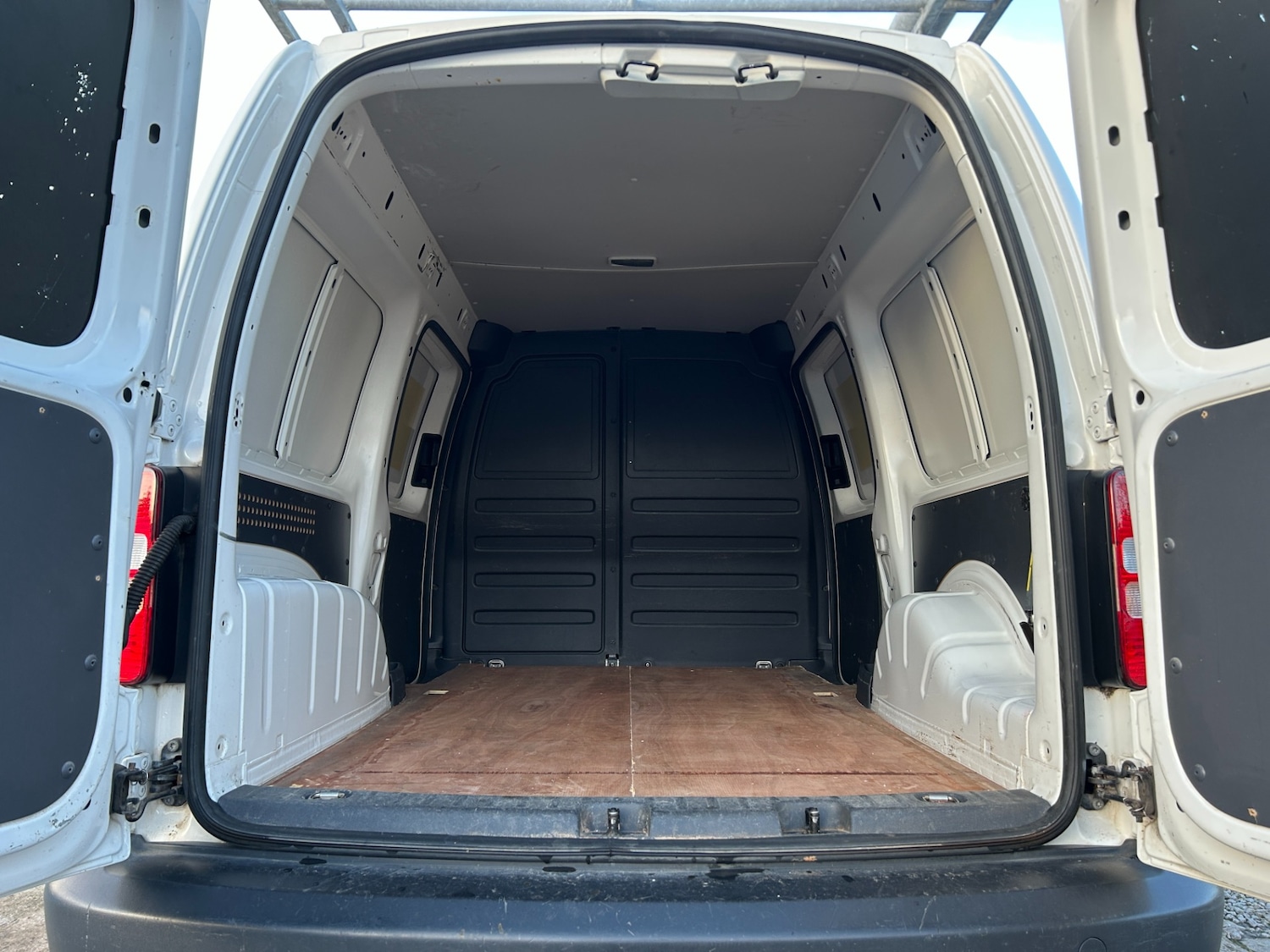 Used Volkswagen Caddy 2014 for sale - 76782585: Photo 17