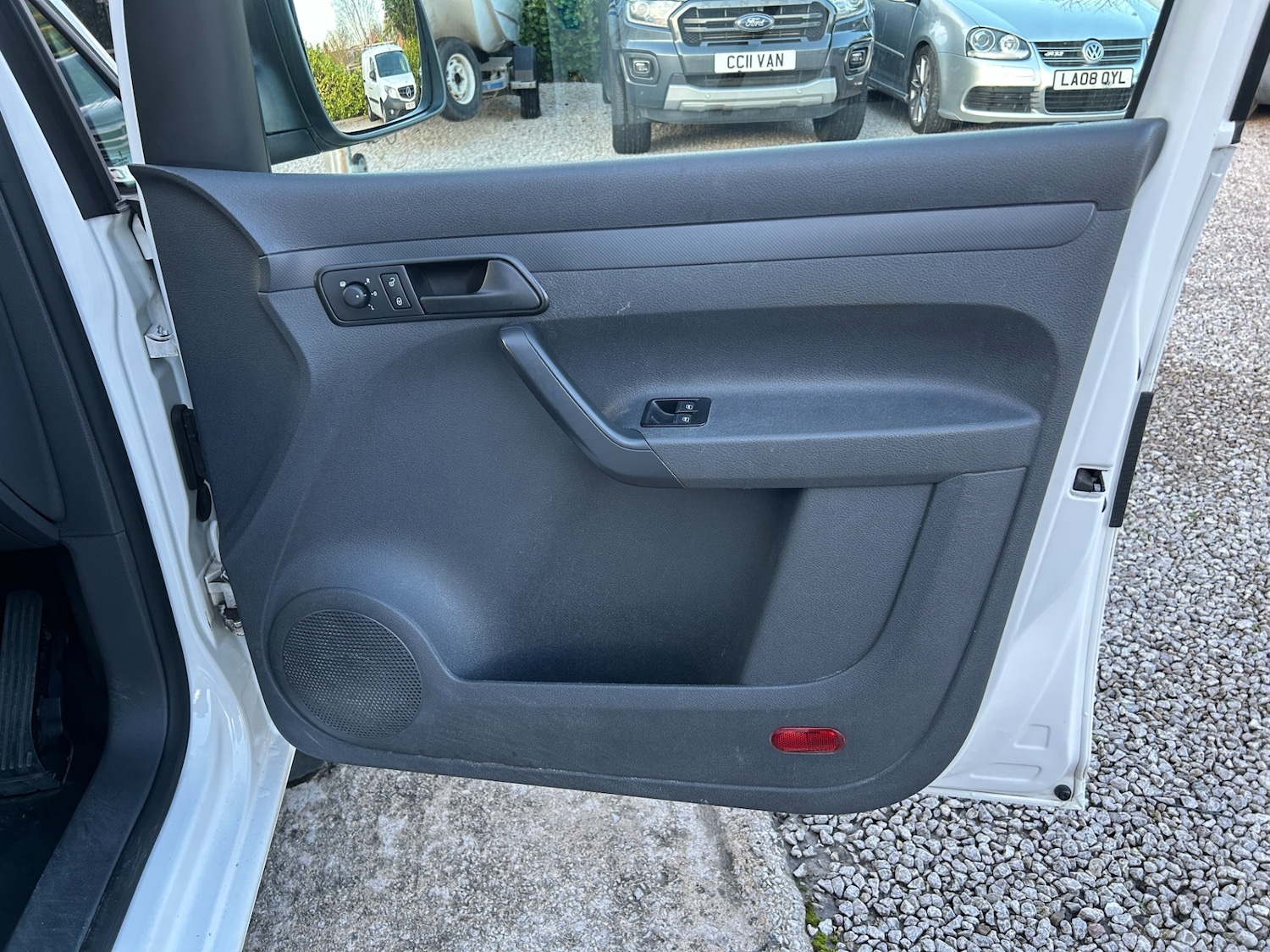 Used Volkswagen Caddy 2014 for sale - 76782585: Photo 6