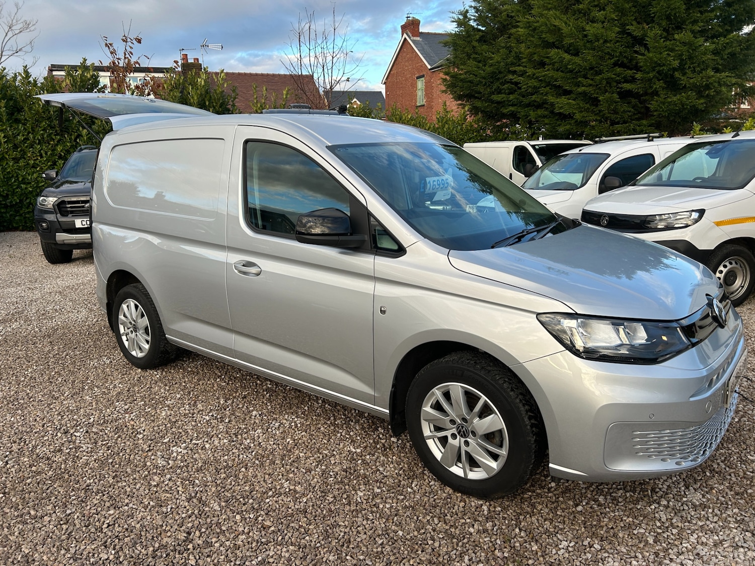 Used Volkswagen Caddy 2023 for sale - 76497205: Photo 1