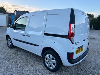 Used Renault Kangoo 2018 for sale - 76951449: Photo